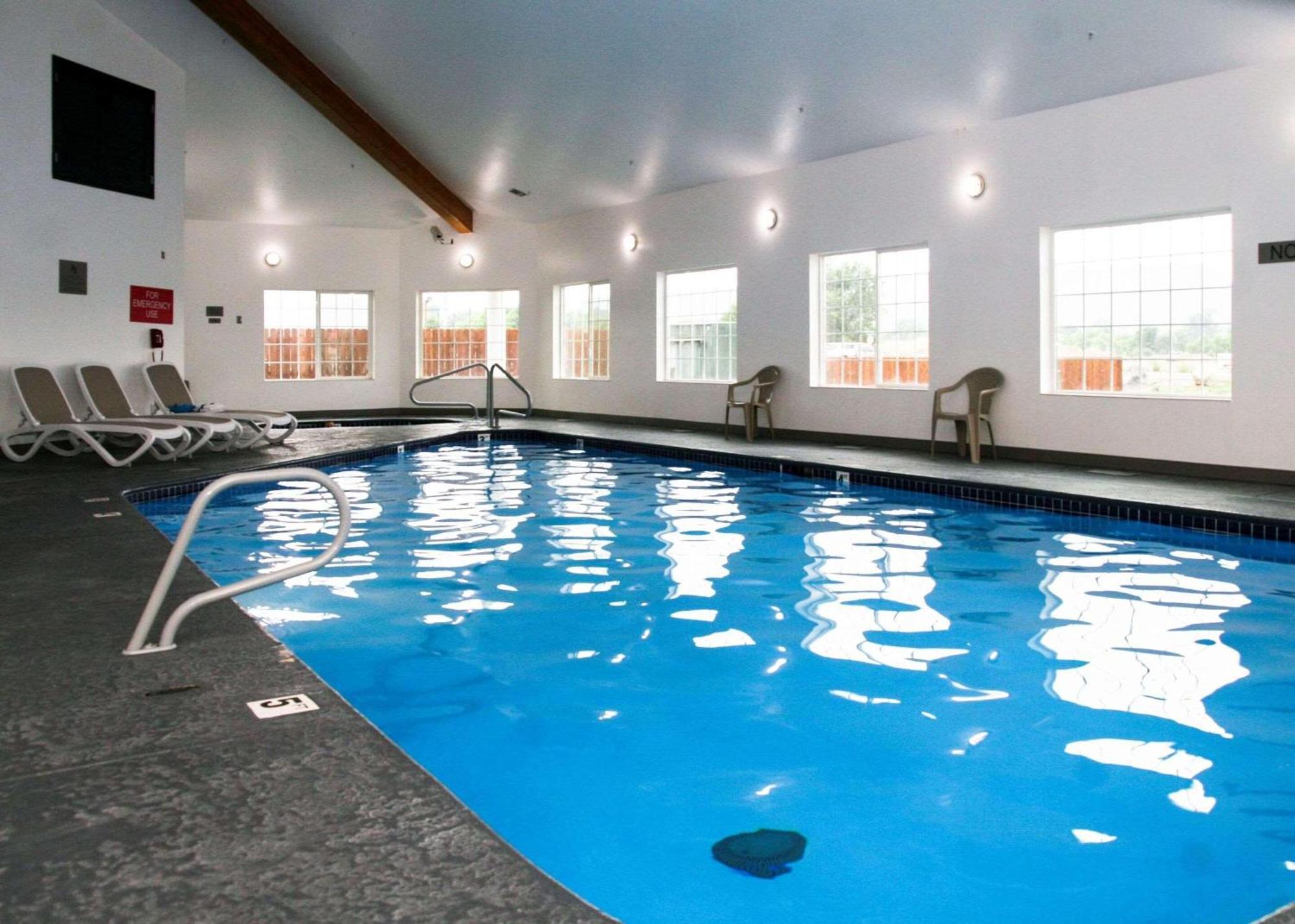 Country Inn & Suites By Radisson, Prineville, Or מראה חיצוני תמונה